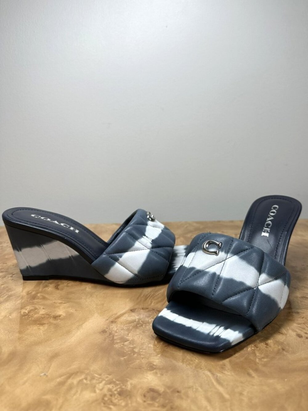 NEW Coach Emma Tie Dye Quilted Leather Wedge Sandals Navy White Size 6B CU189